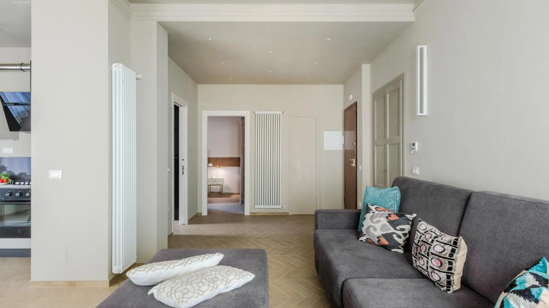 Pinoli Modern Apartment With Elevator And Balcony Lucca
