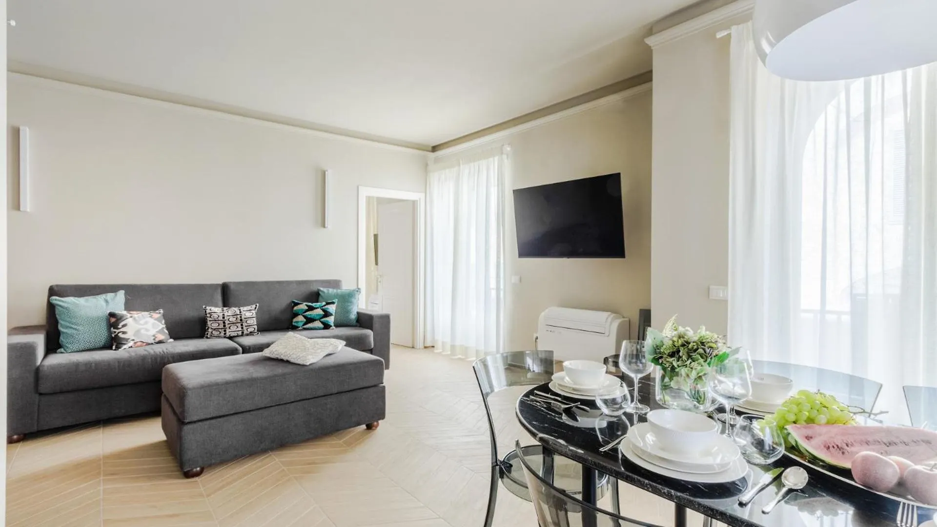 Pinoli Modern Apartment With Elevator And Balcony Lucca